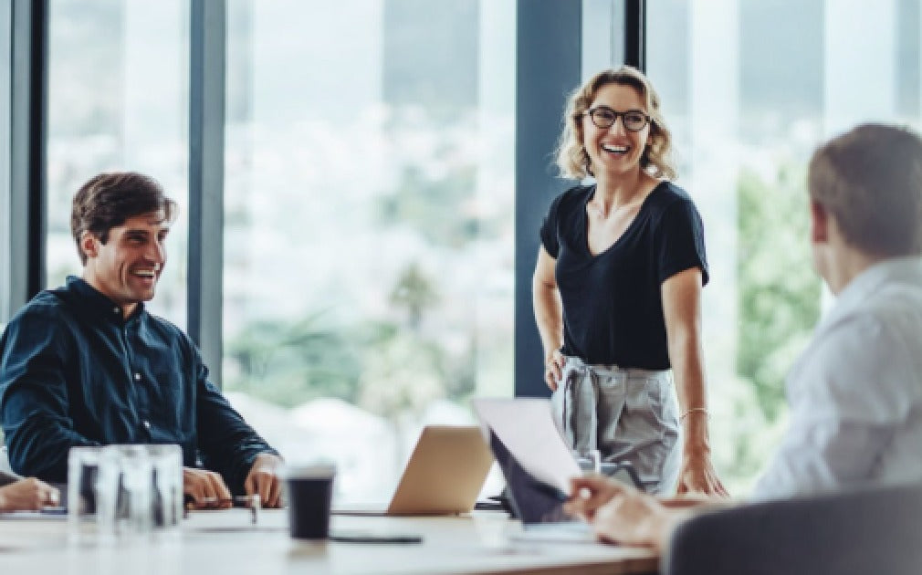 THE MEETING MAESTRO: HOW TOP LEADERS TRANSFORM OBLIGATORY GATHERINGS INTO MOMENTS OF INSPIRATION
